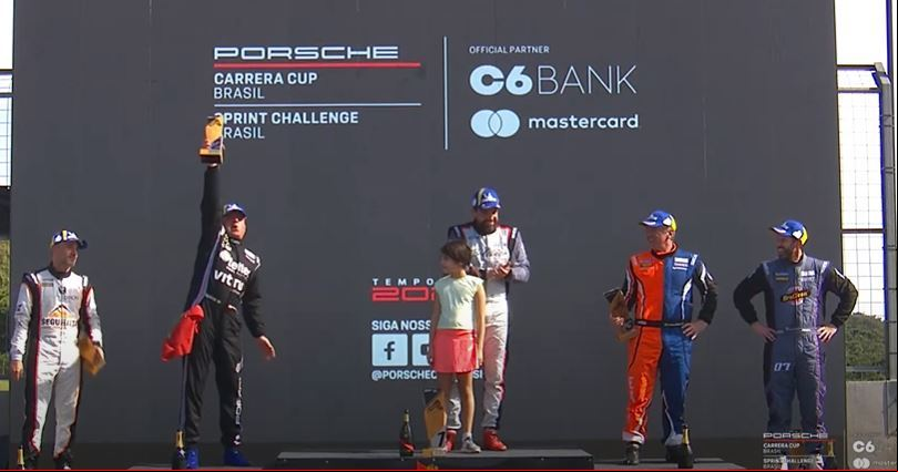 André Gaidzinski conquista o segundo lugar na corrida 1 da Sprint Challenge Sport